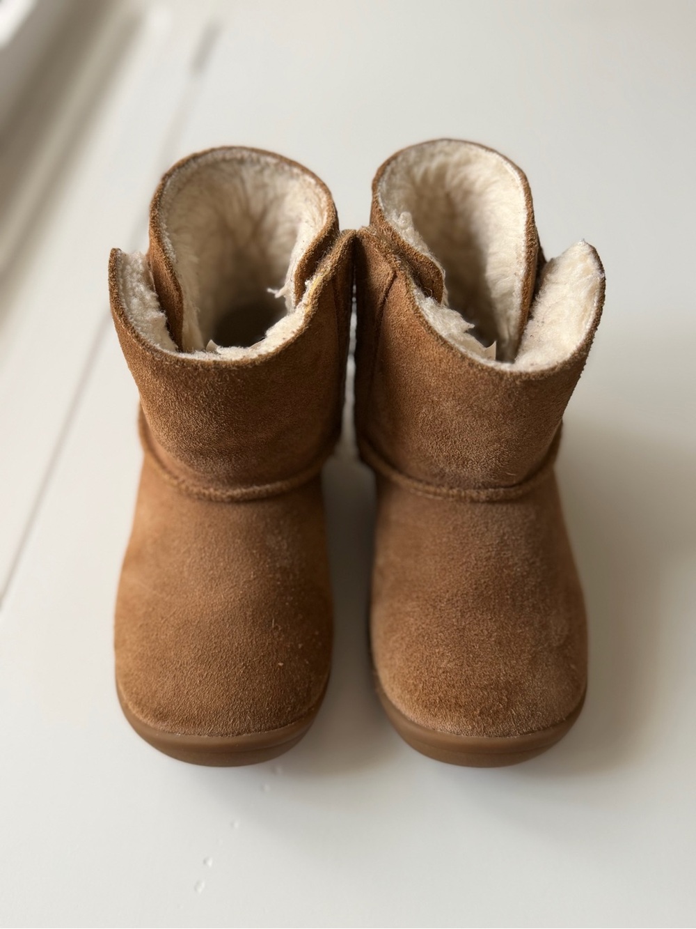 UGG Kids Size: 8 Chestnut Brown Boots